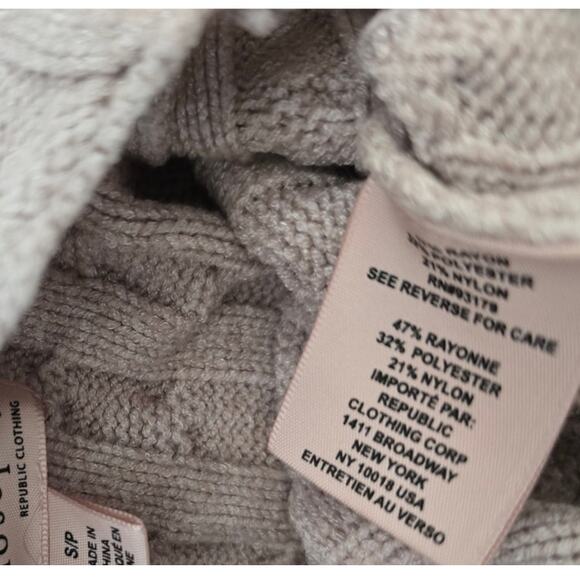 Philosophy Tan Cable Knit Mock Neck Pull Over Sweater Women’s Small Like New - Picture 3 of 5